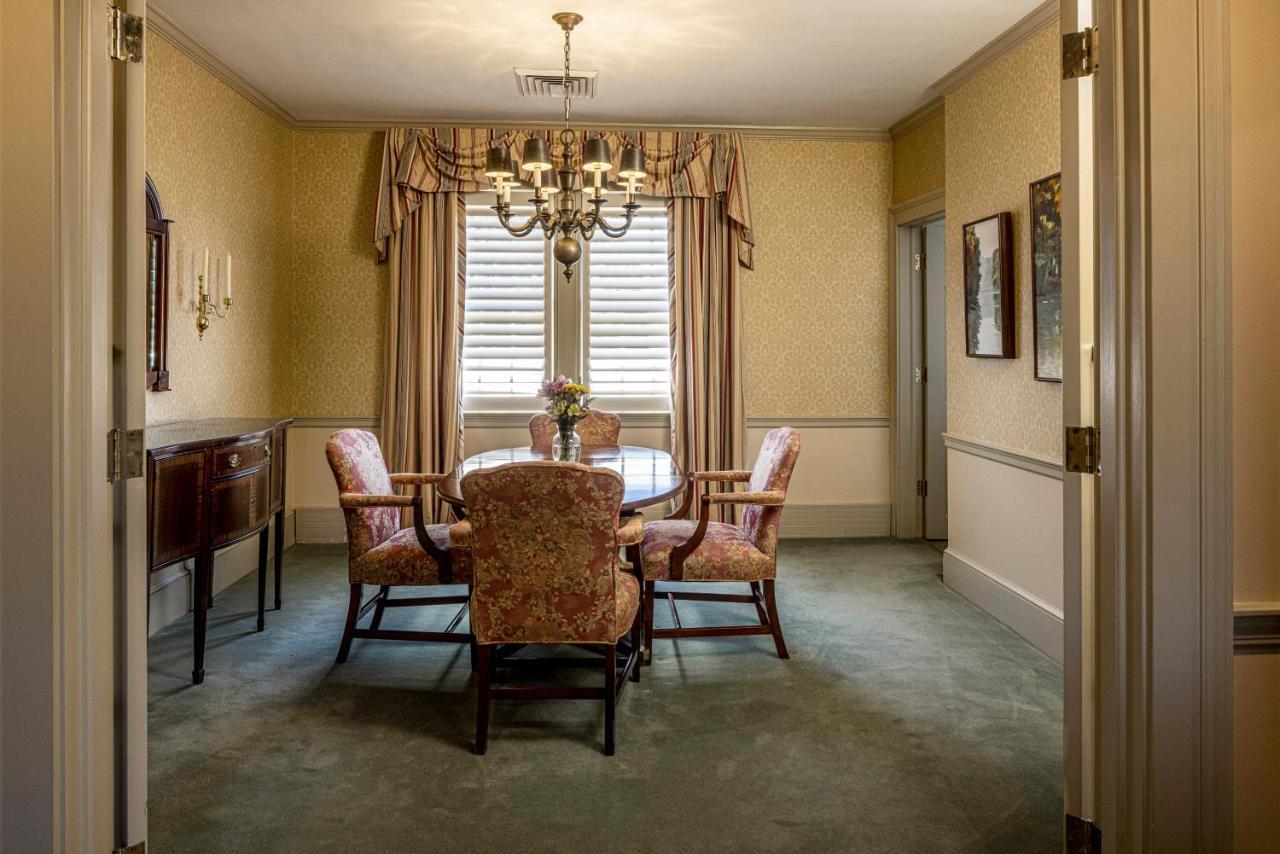 Baywood Conference And Lodging Center Coraopolis Экстерьер фото
