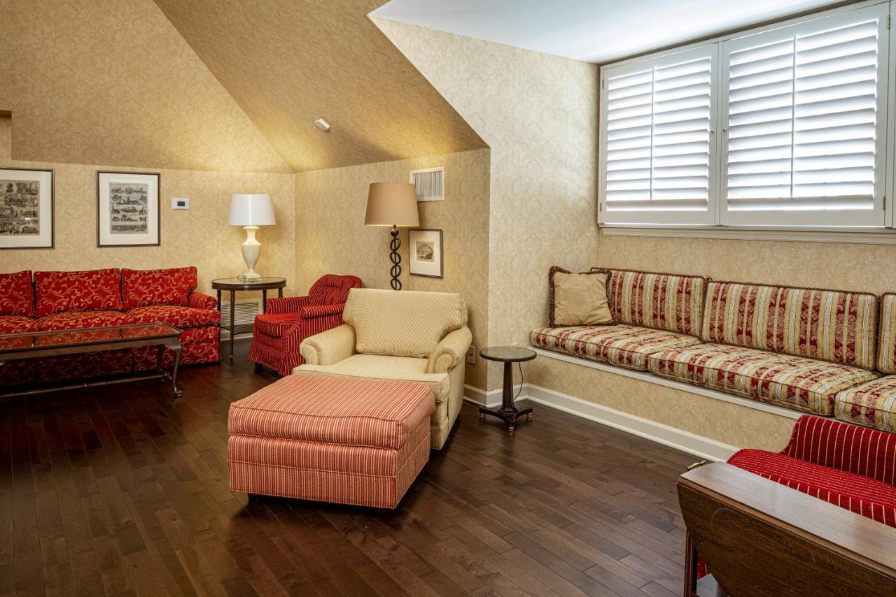 Baywood Conference And Lodging Center Coraopolis Экстерьер фото