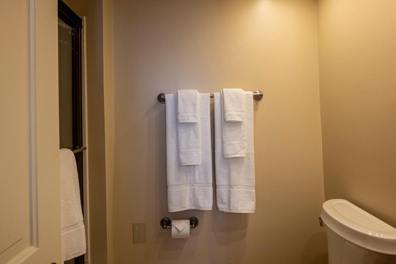 Baywood Conference And Lodging Center Coraopolis Экстерьер фото