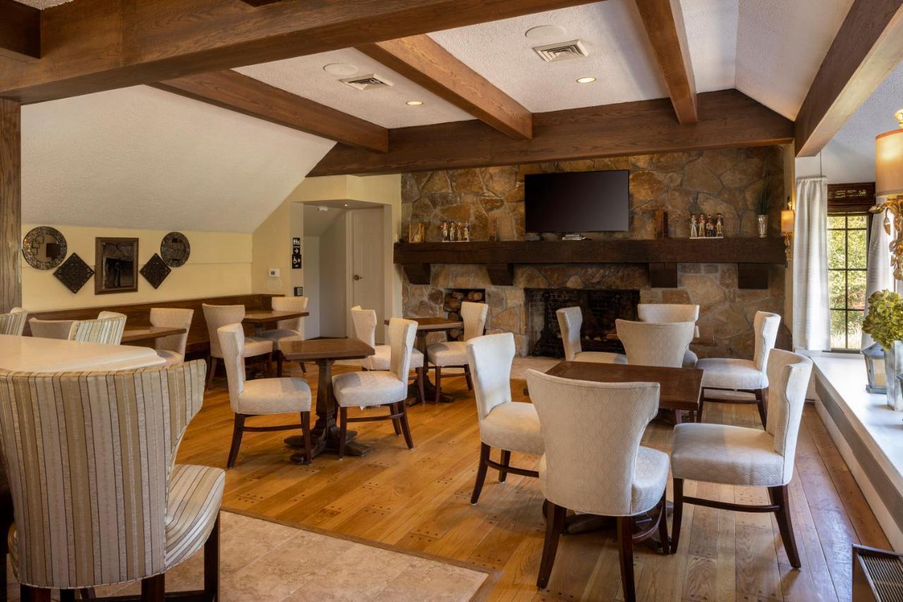 Baywood Conference And Lodging Center Coraopolis Экстерьер фото