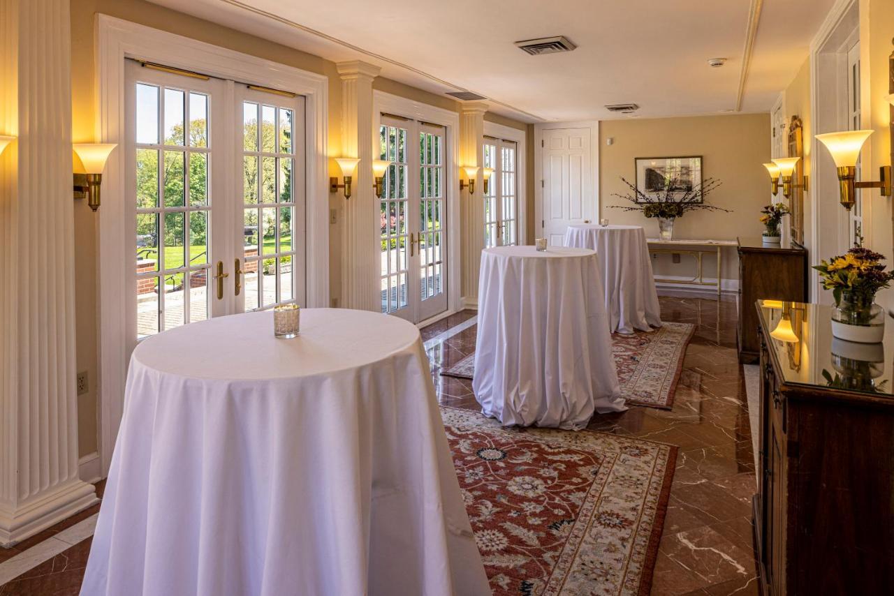 Baywood Conference And Lodging Center Coraopolis Экстерьер фото