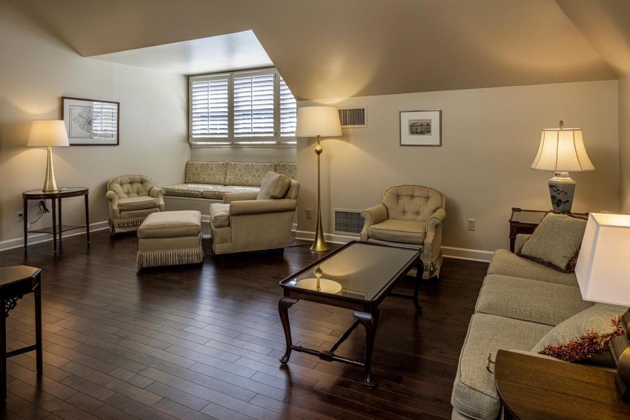 Baywood Conference And Lodging Center Coraopolis Экстерьер фото