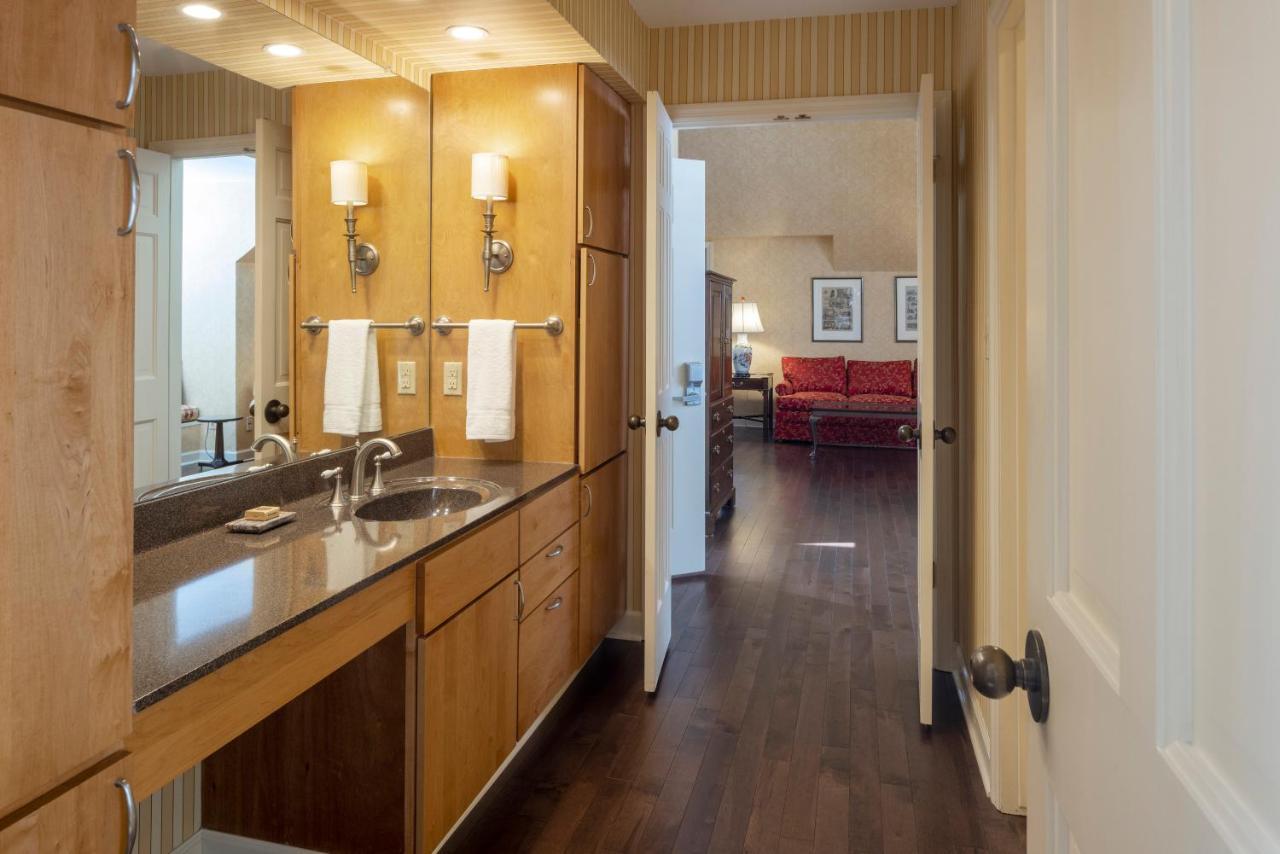 Baywood Conference And Lodging Center Coraopolis Экстерьер фото