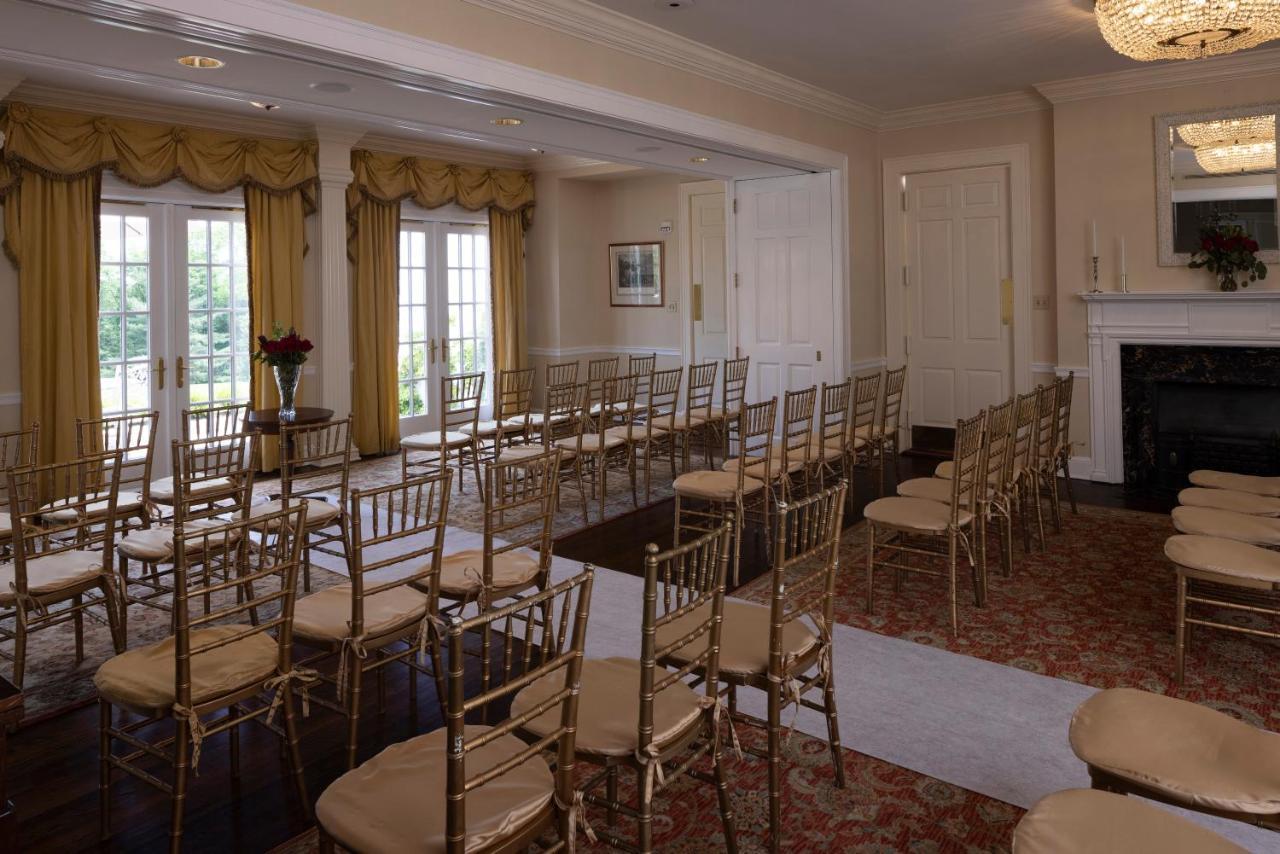 Baywood Conference And Lodging Center Coraopolis Экстерьер фото