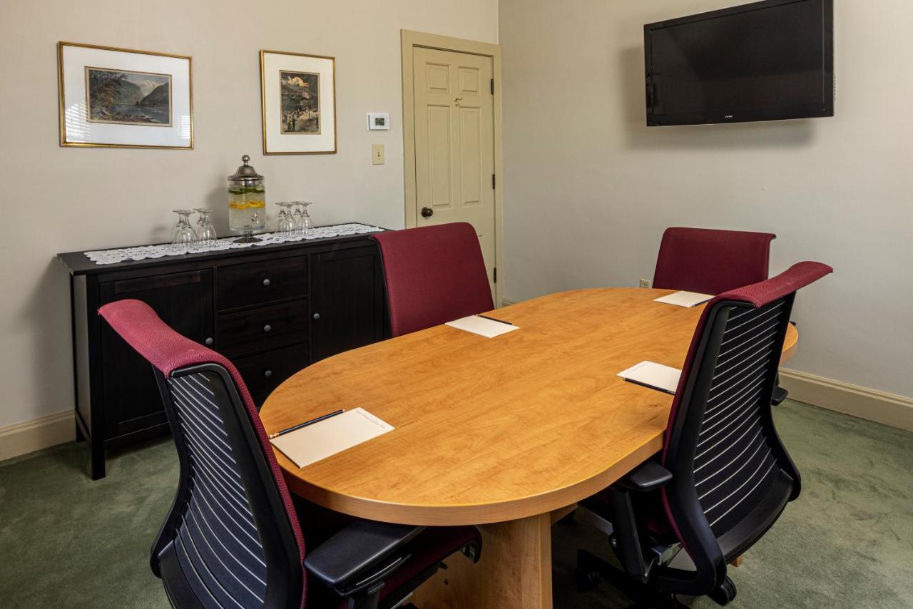 Baywood Conference And Lodging Center Coraopolis Экстерьер фото