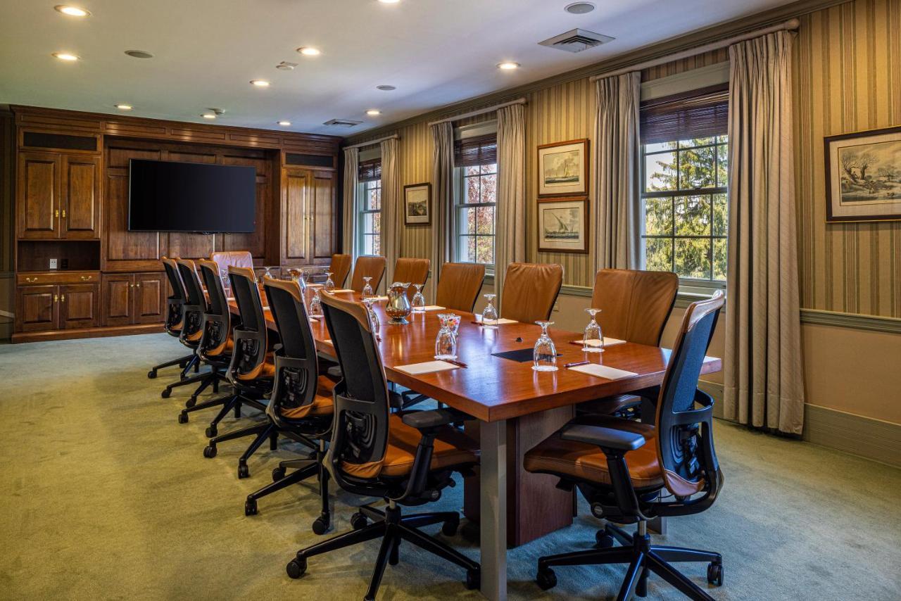 Baywood Conference And Lodging Center Coraopolis Экстерьер фото